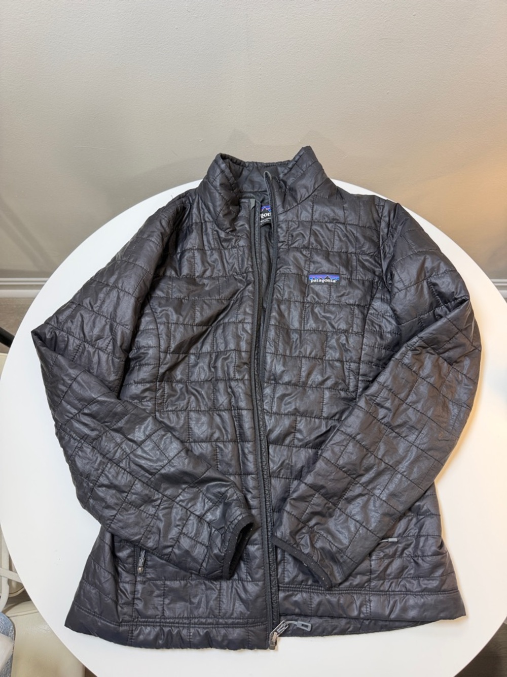 Patagonia Quilted Puffer Jacket in Black - Picture 6 of 8